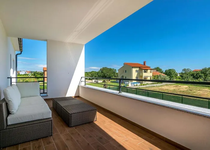 Jan Βίλα Valbandon