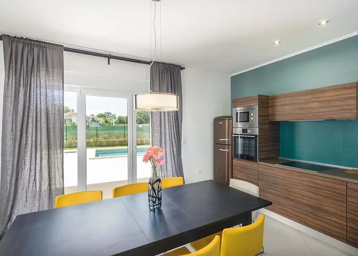 Βίλα Jan Valbandon